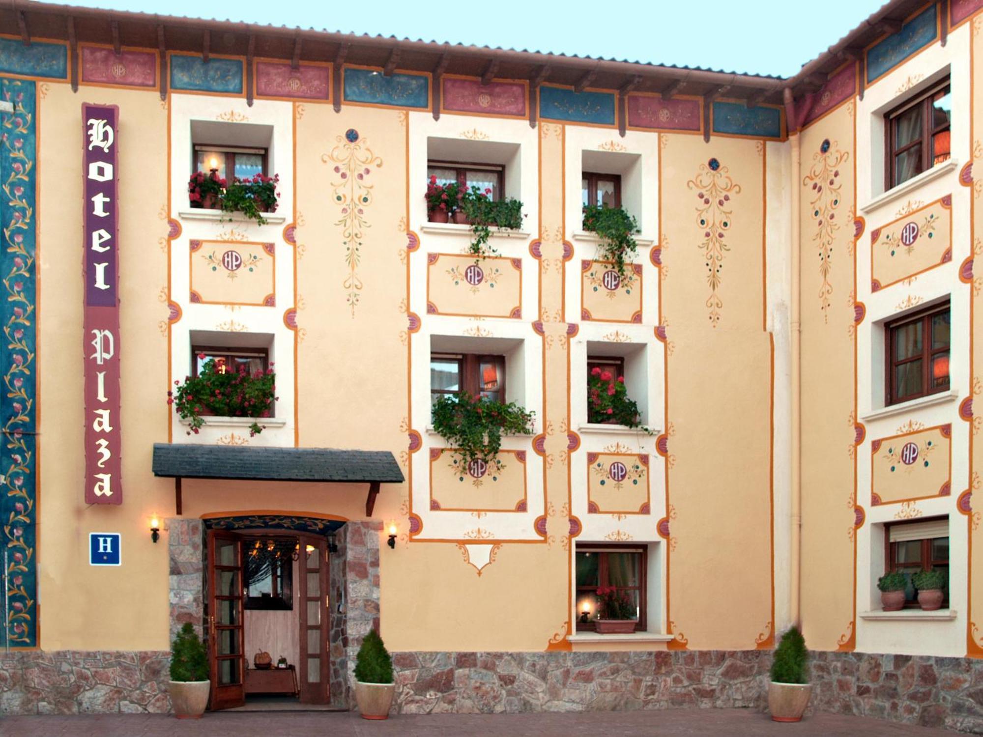 Hotel Plaza Castejon De Sos Exterior photo